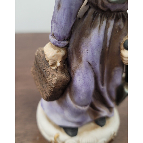 Vintage Ceramic Figurine Elderly Woman Carrying Umbrella‎ and Basket 7" - Japan - Picture 10 of 13